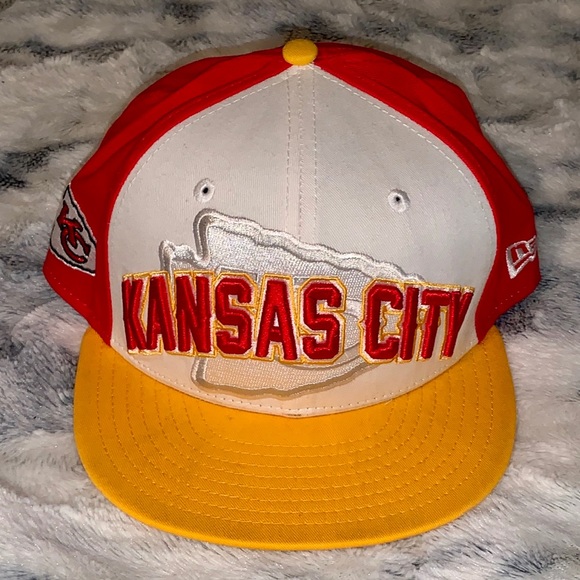 Kansas City Chiefs 🏈 SnapBack - Picture 1 of 3